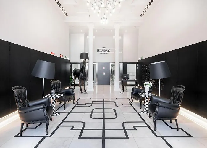 Whome | The Boulevard Prime Location & Timeless Luxury Apartment *