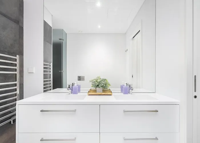 Whome | The Boulevard Prime Location & Timeless Luxury *