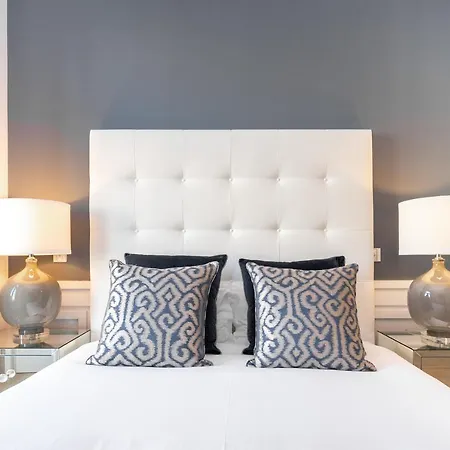 아파트 Whome | The Boulevard Prime Location & Timeless Luxury 리스본